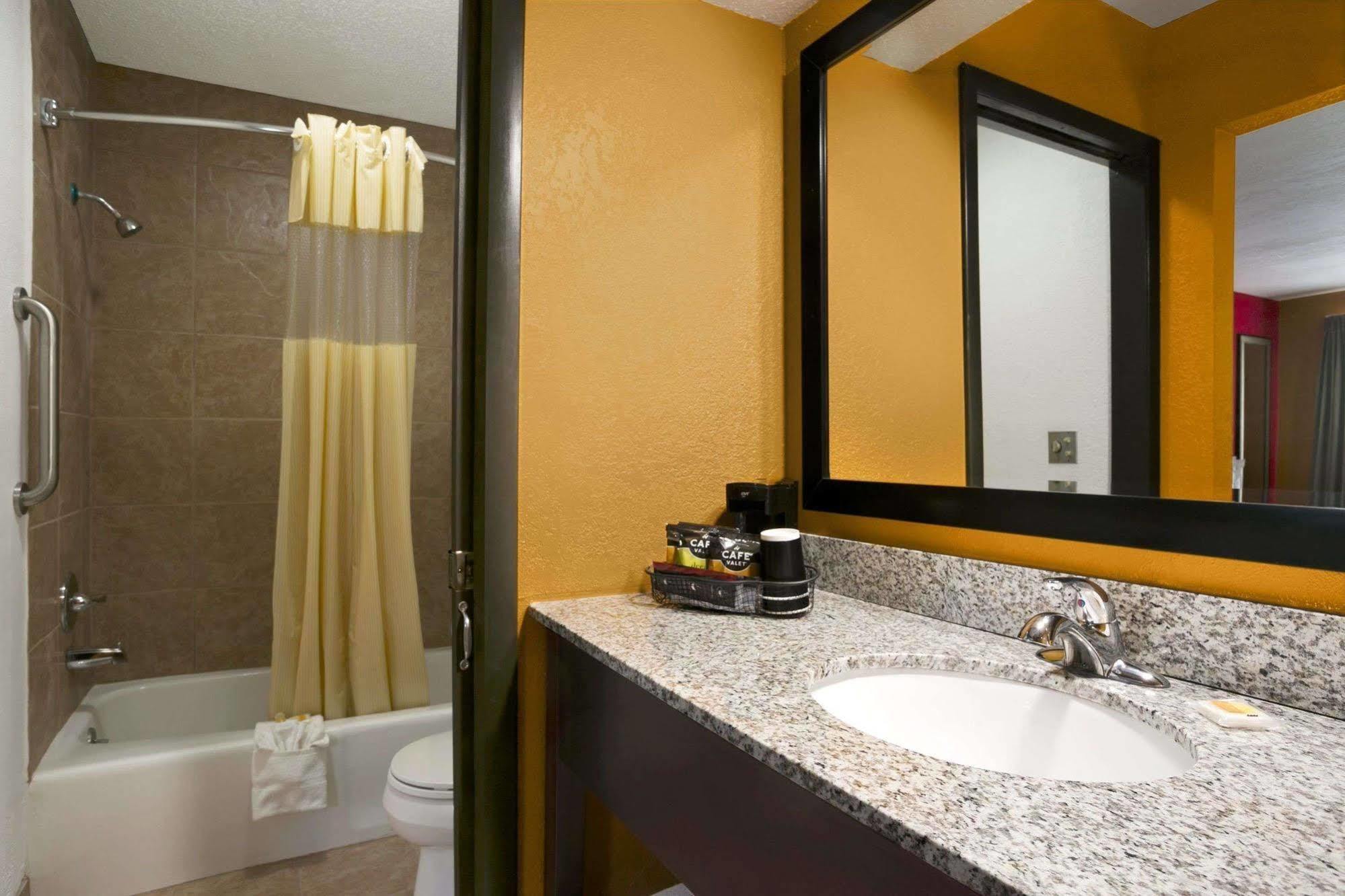 Days Inn By Wyndham Liberty/Ne Kansas City Exteriör bild